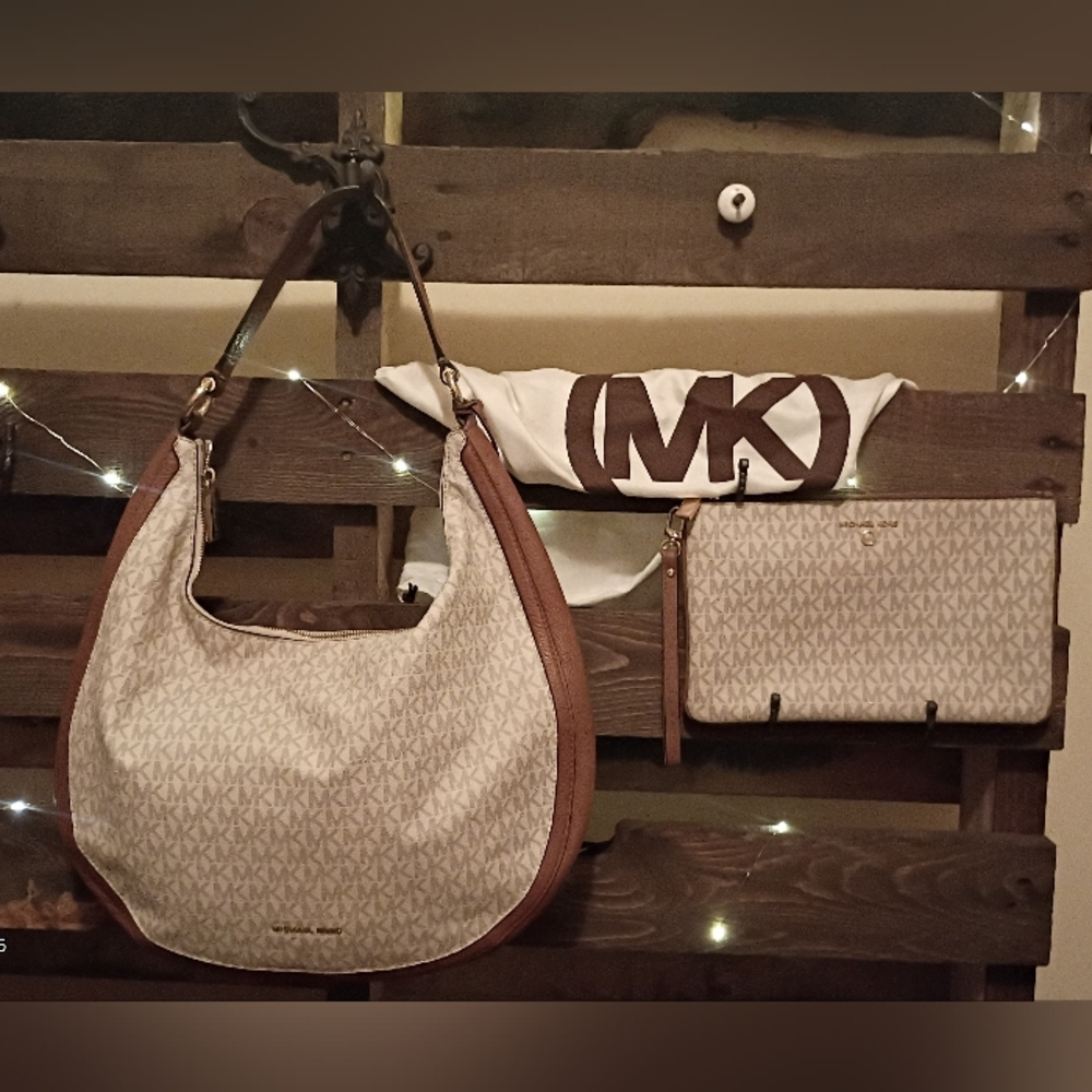 Michael Kors Lydia Hobo bag & clutch set & MK Dust Bag NWT ~ BONUS!